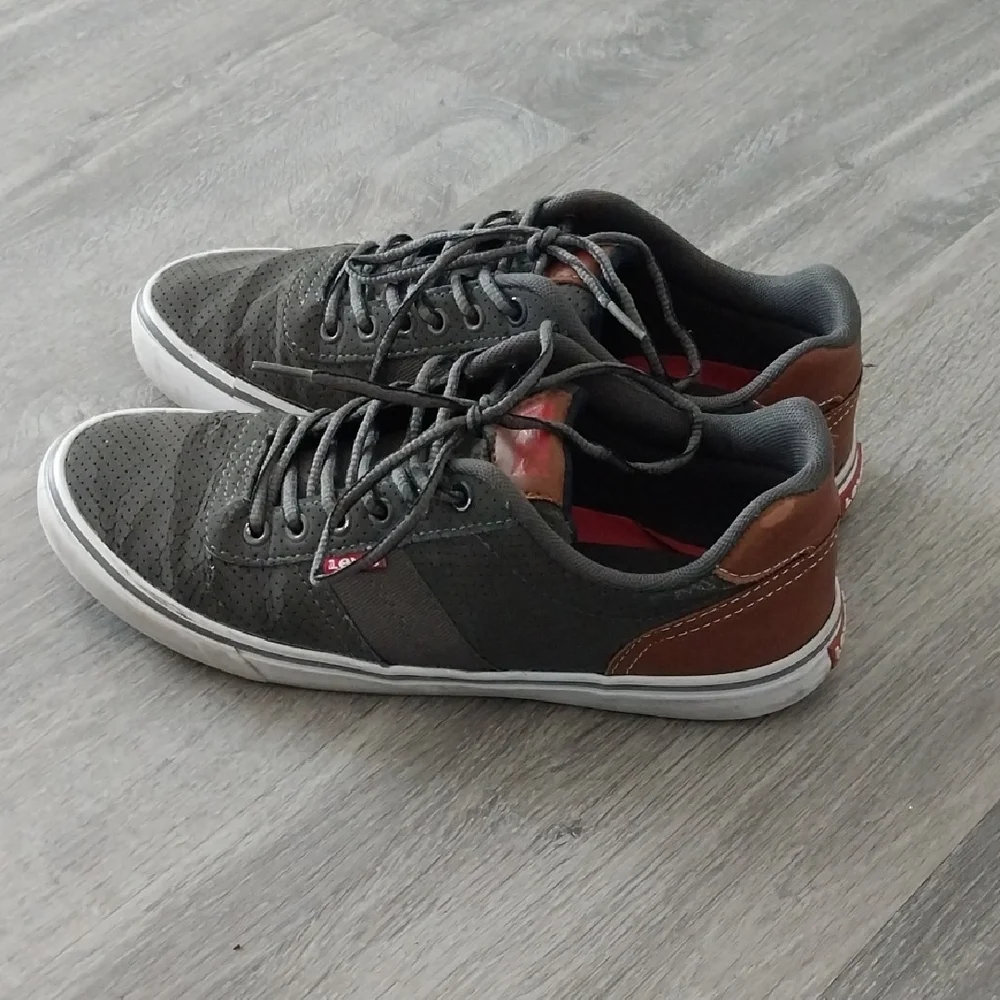 Levi's Men's Gray and Brown Casual Sneakers